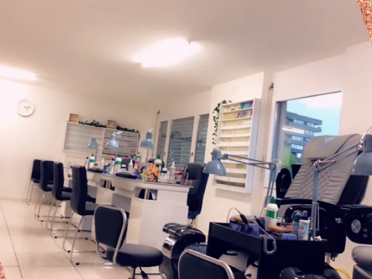 Arbeitsplätze im Nagelstudio Amazing Nails in Muttenz